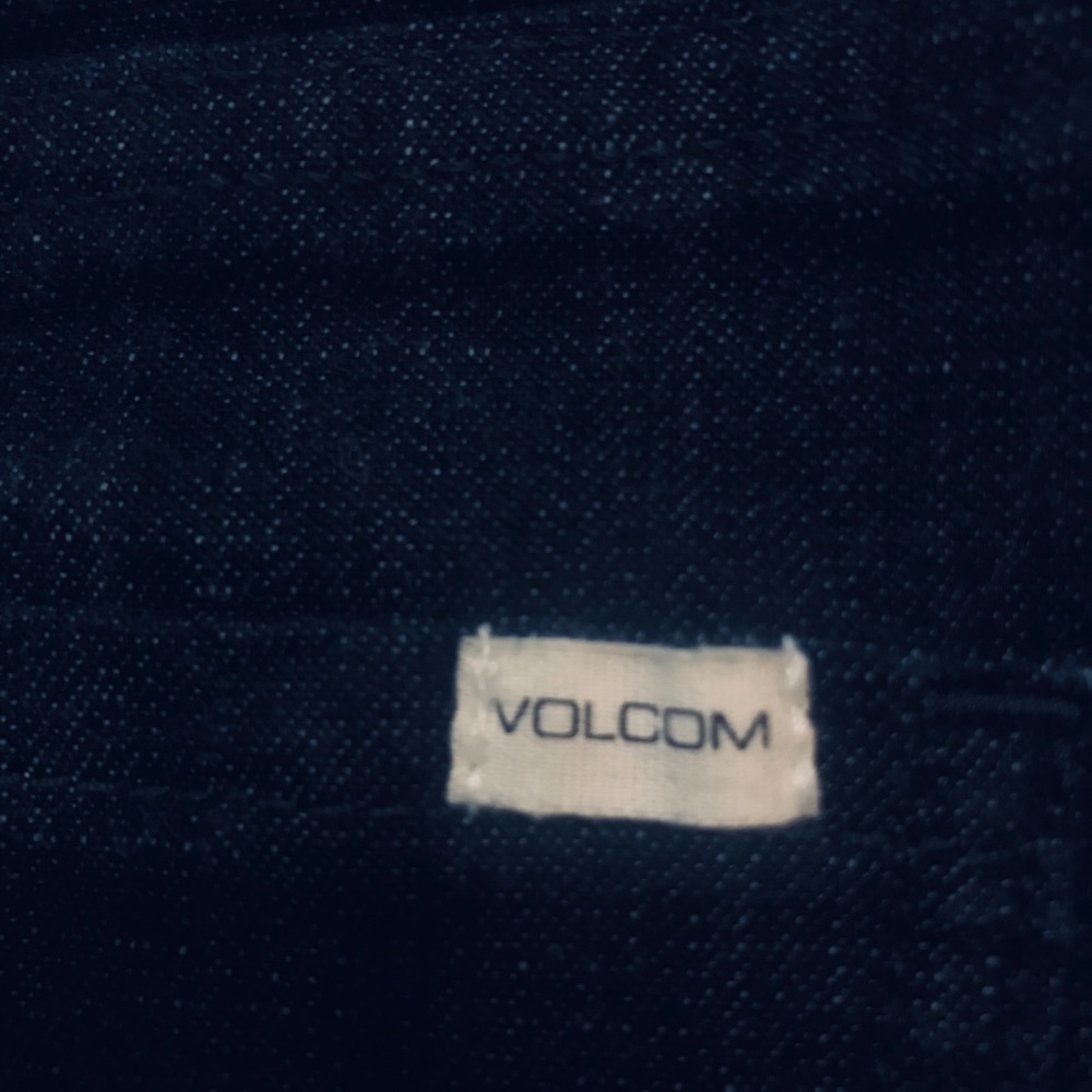 Volcom shorts - Picture 3 of 5